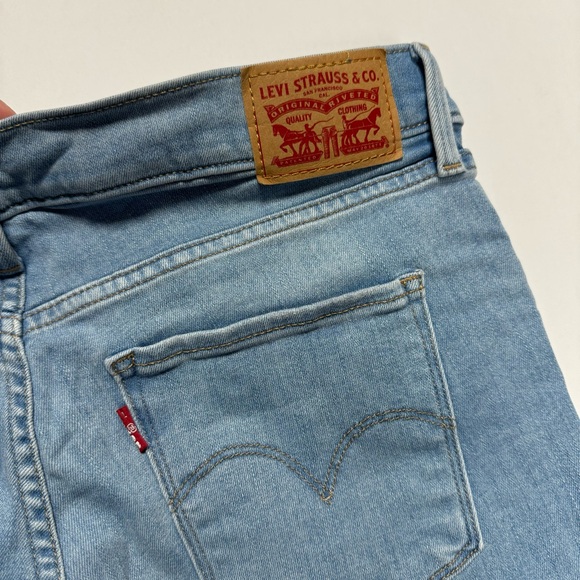 Levi Strauss & Co Light Wash Blue Jeans Denim Shorts - Picture 8 of 9